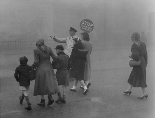 Illustration for article titled Brooding Photos Of the Deadly “London Fog”